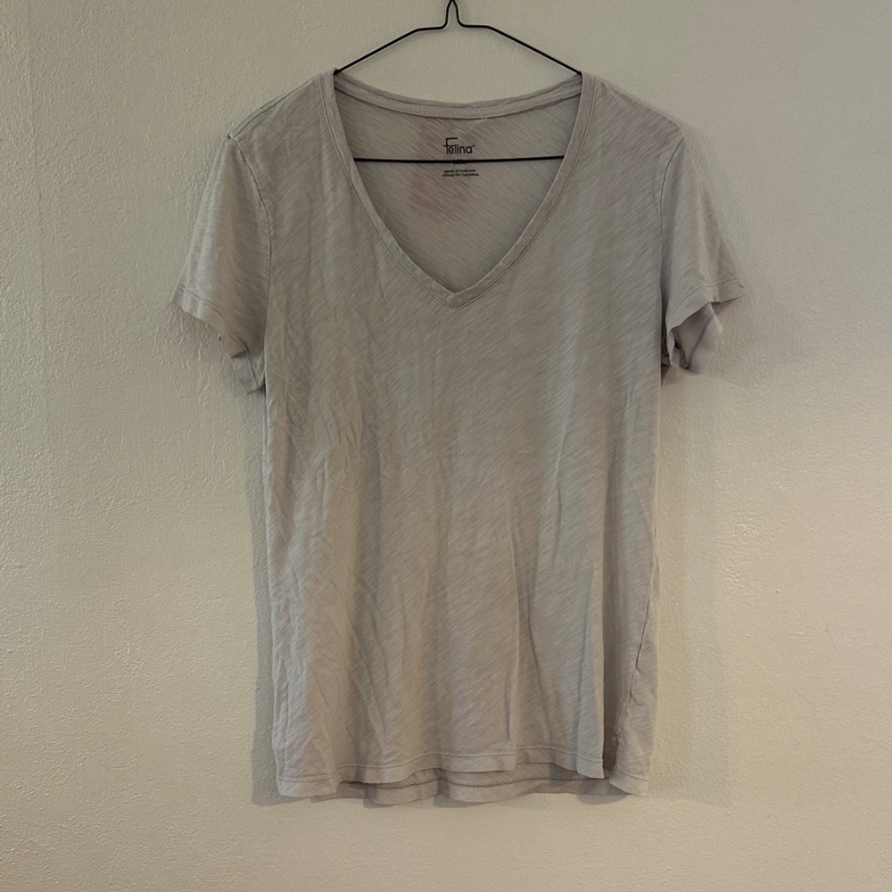 Vince Short Sleeve V-Neck Tee in Light Gray